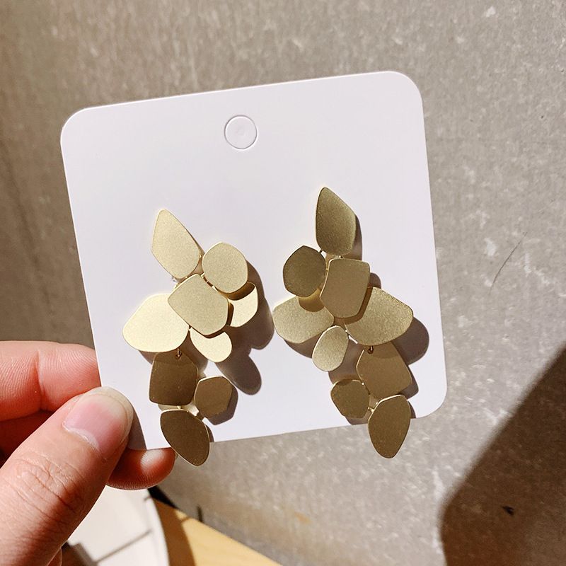 Geometric statement deals earrings